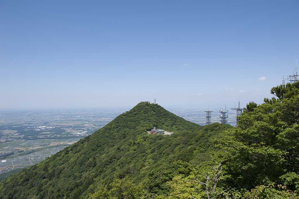 筑波山頂から見た女体山