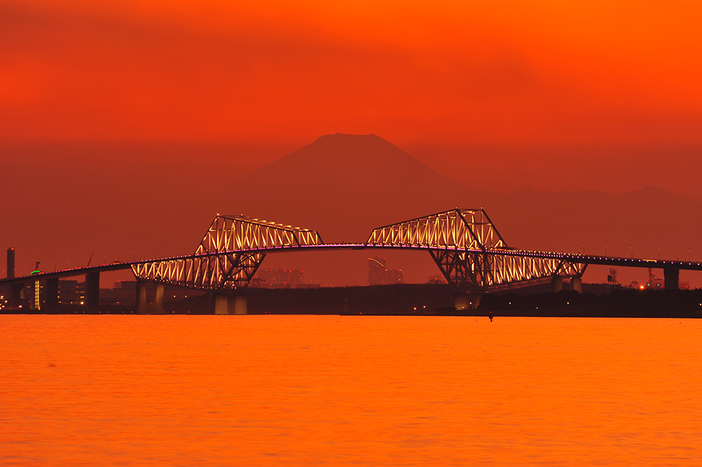 富士山と東京ゲートブリッジ