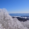 霧氷と猪苗代湖