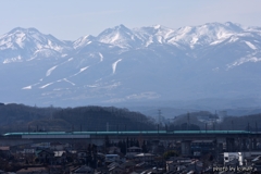 那須のお山と新幹線