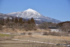 山麓を行く