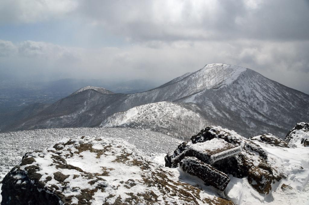 安達太良山3月