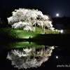 月夜に浮かぶ