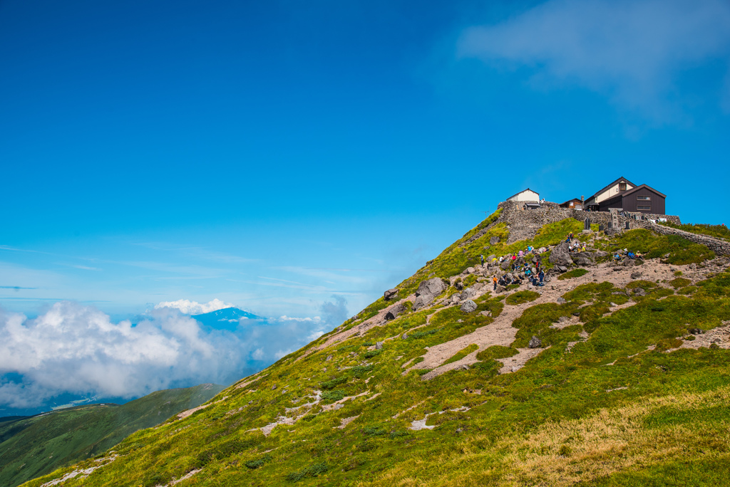 月山と鳥海山