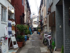 見知らぬ町の…