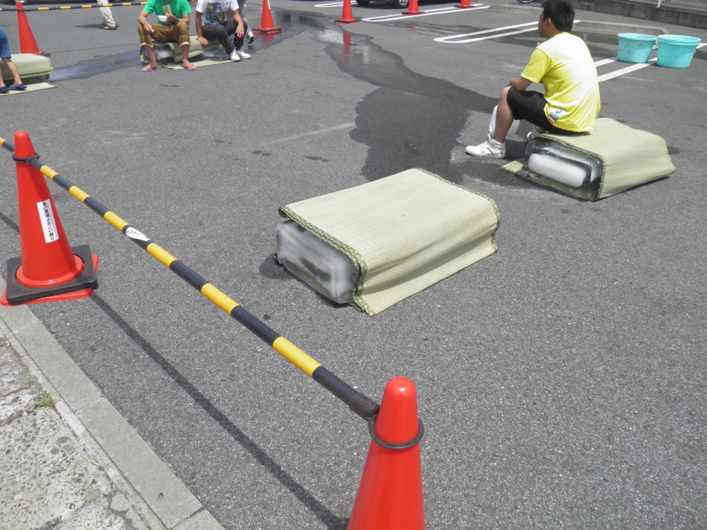氷のベンチ