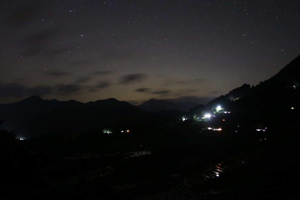 棚田と星空