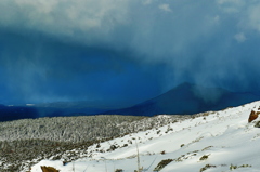 迫る雪雲