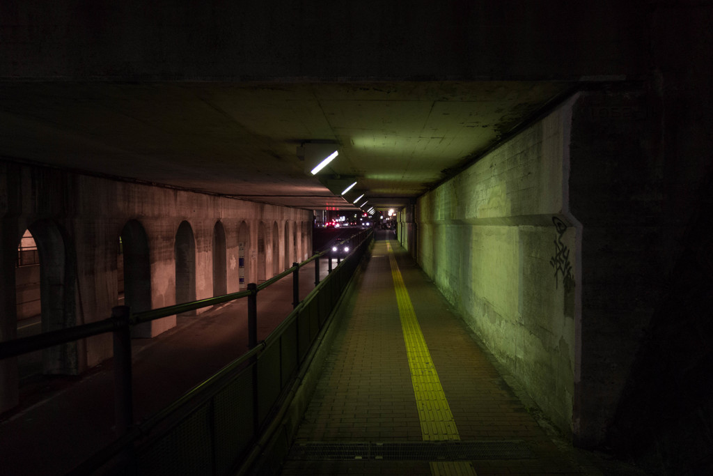 トンネル