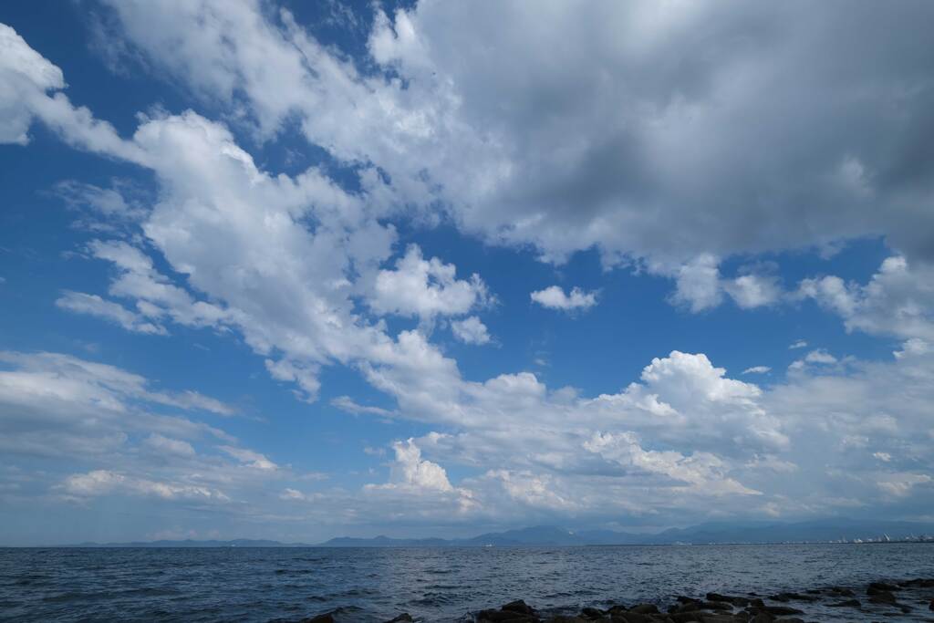 陸奥湾の空