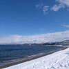 青い空と白い雲、そして白い...雪浜