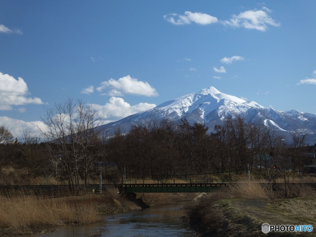 早春　お岩木山（やま）