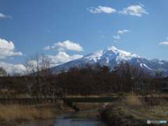 早春　お岩木山（やま）
