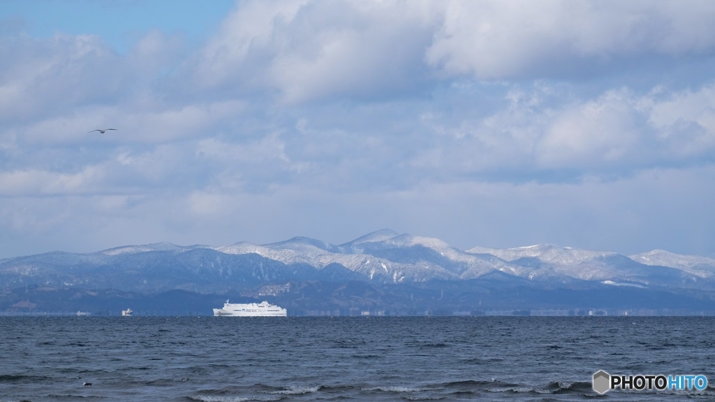 海と空と船と