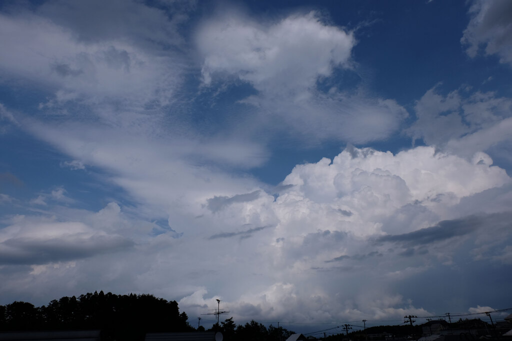 雷鳴が聞こえる