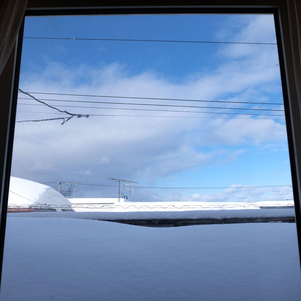 バルコニーの雪