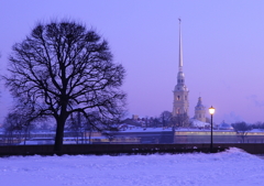 夕暮れのペトロパヴロフスキー大聖堂
