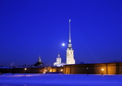 月夜のペトロパヴロフスキー大聖堂