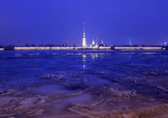 氷の中のペトロパヴロフスキー大聖堂