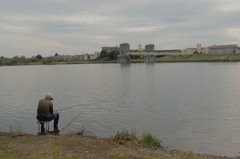 老人と川