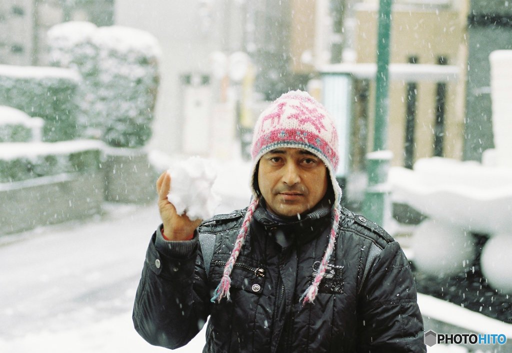 Nepalies first meets snow at Tokyo