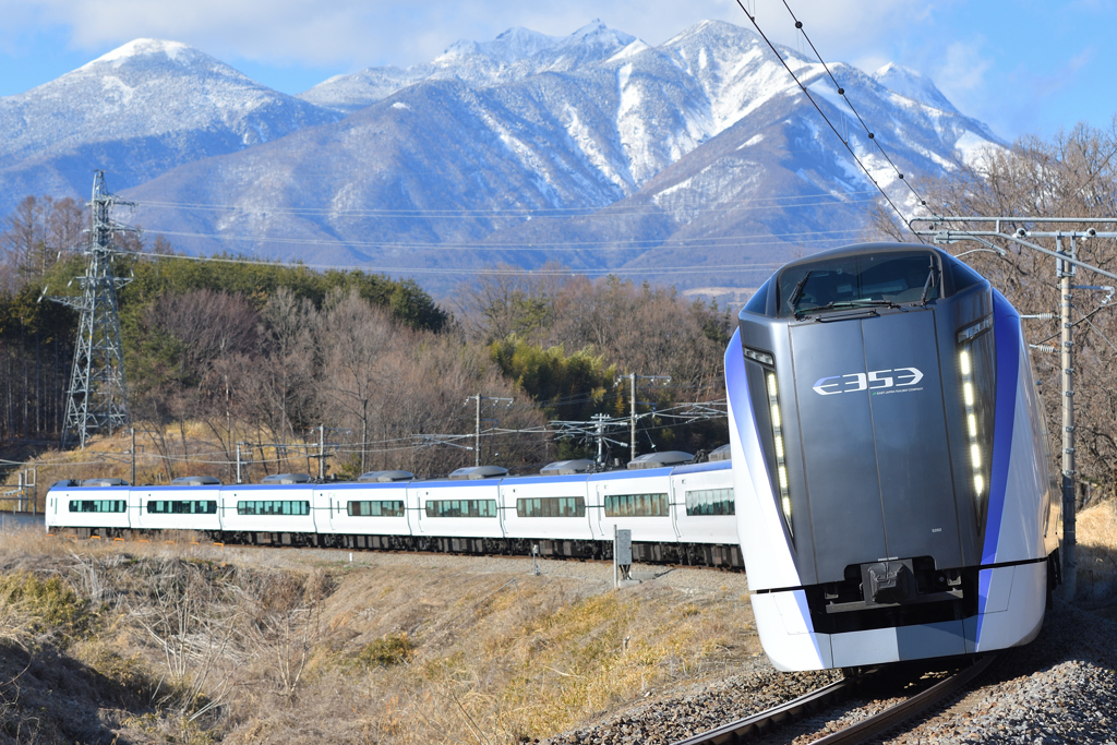 八ヶ岳を背に