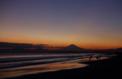 湘南の夕焼けと富士山