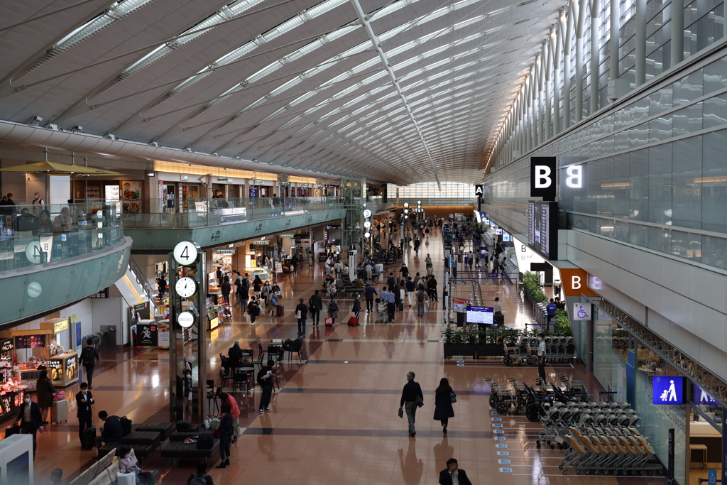 羽田空港国内線ターミナルにて