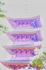 光の中の塔