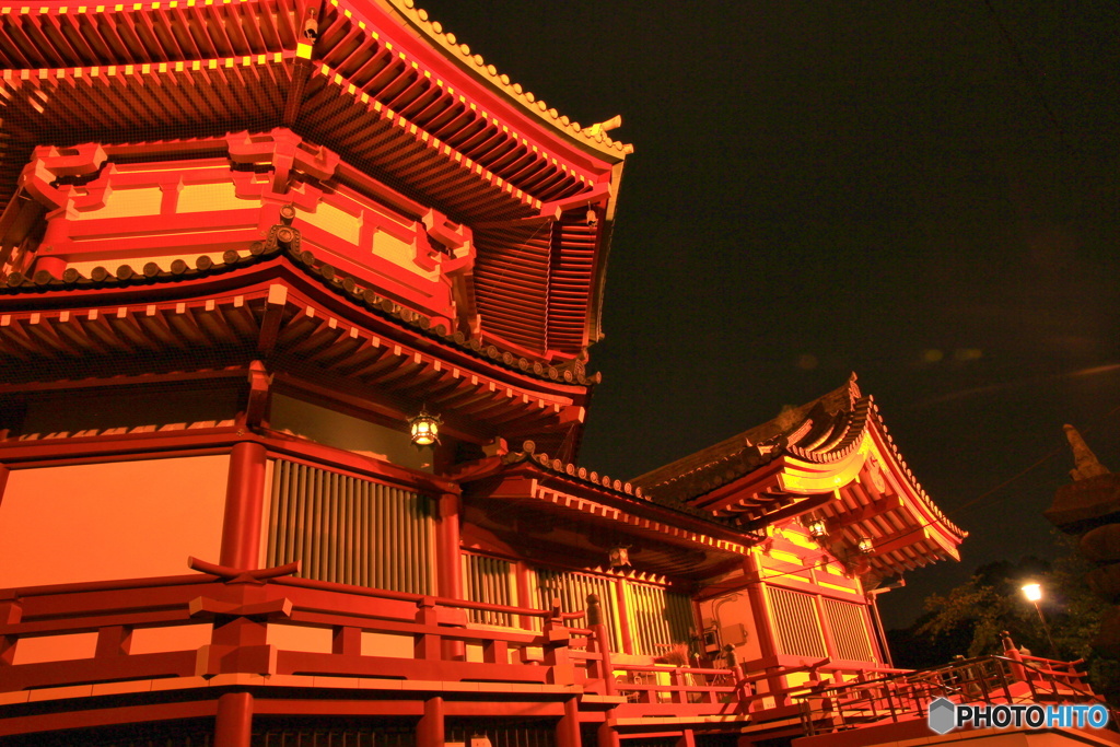 ライトアップ弁天堂