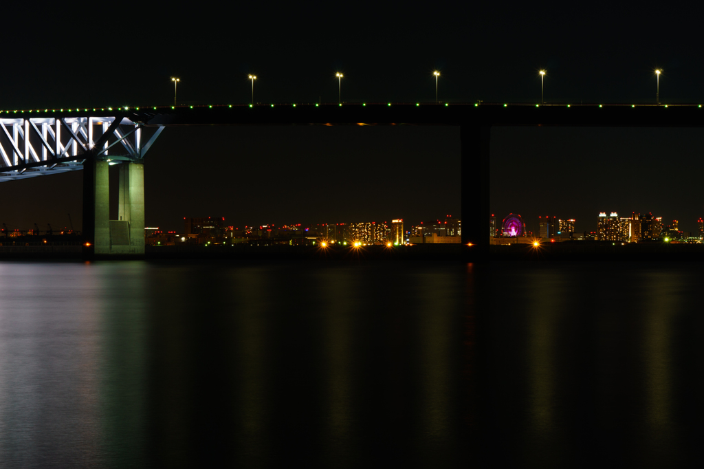 ゲートブリッジ越しに見るTOKYO WATERFRONT