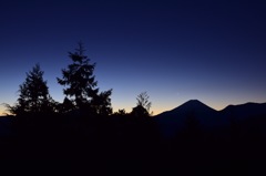 夜明けの富士山