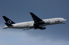 スターアライアンス　 Boeing777-200/281 