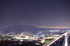 富士山麓の新東名。