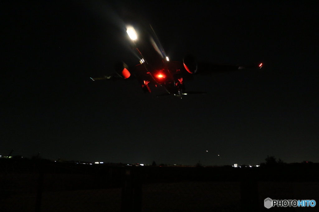 伊丹の夜　２ landing plane