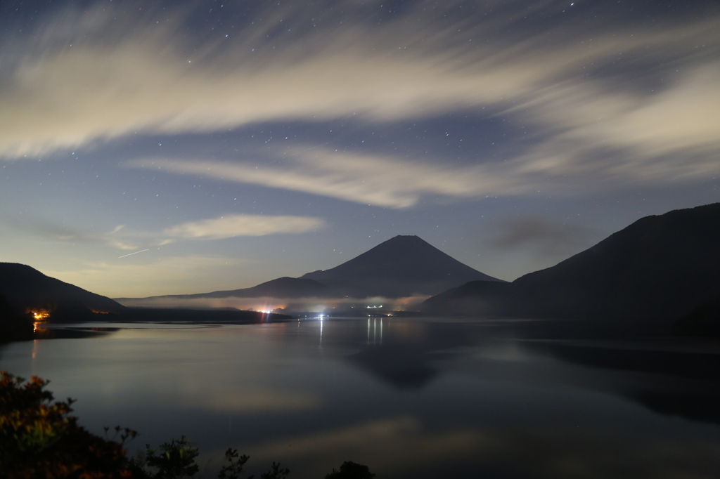 夜の逆さ富士
