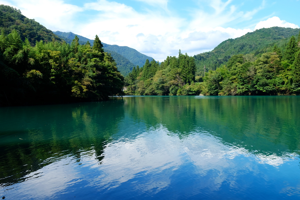 エメラルドな色