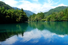 エメラルドな色