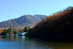 湖畔の秋