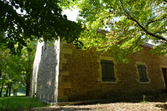 美術館に建つ洋館