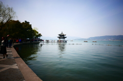 フィルターごしの西湖