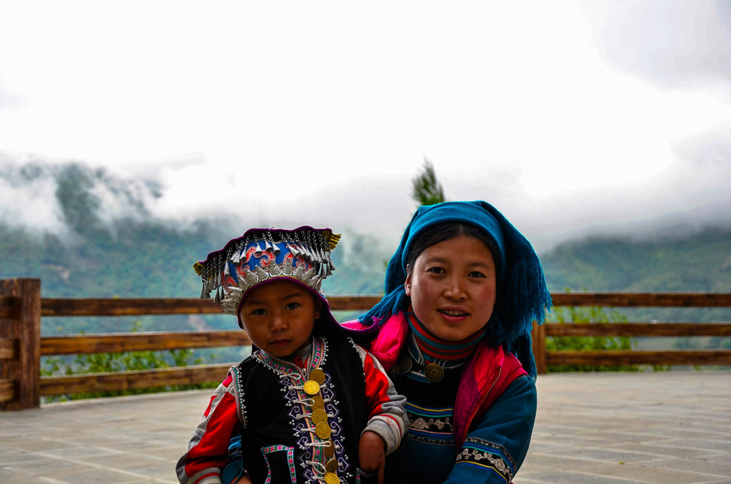 雲南の親子