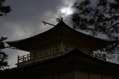 金閣寺の裏側から取りました