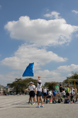 雲と旗