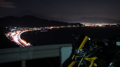 さった峠からの夜景　GSR750　を　添えて
