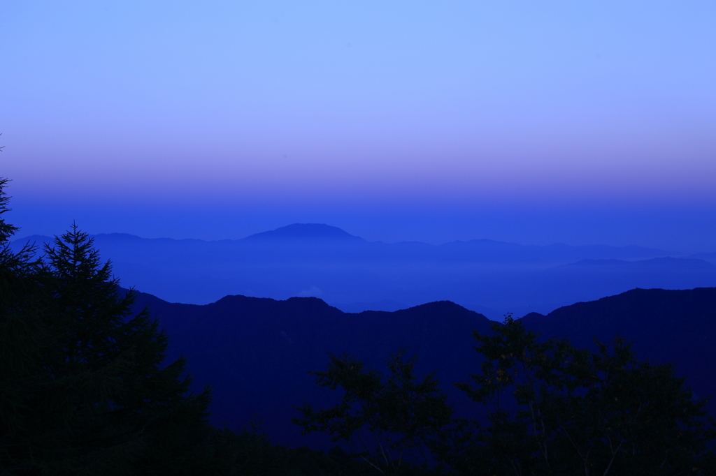 しらびそ高原の夜明け