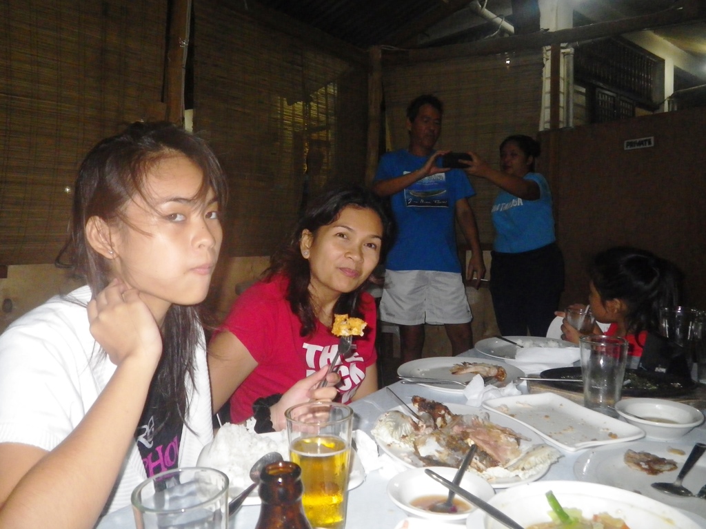 Mrs Mo Singson and daughter