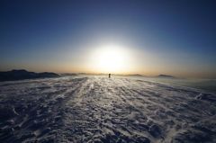 太陽を背負って