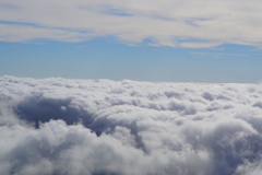 押し寄せる雲海