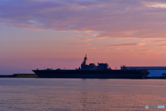  朝の護衛艦加賀先月の金沢港